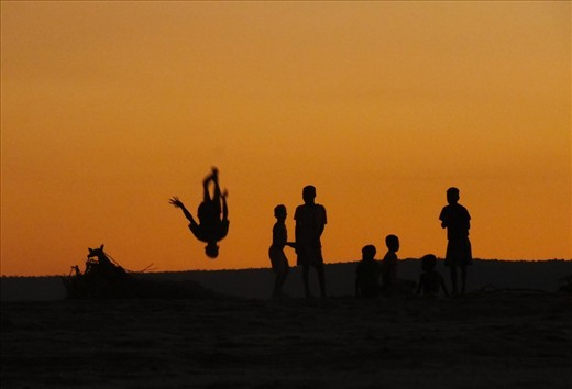 The story of Madagascar is one of beauty and diversity, but also of incessant struggle through environmental and economic crises. Ultimately, conservation and education must go hand in hand. Those carefree children hold the future of their homeland in their hands, and their realising how extraordinary it is will be the strongest driver of change. Happy ending? Time will tell.