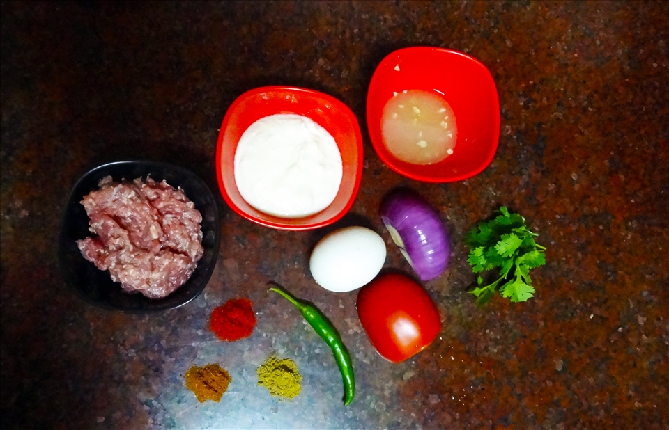 Ingredients for the Keema Golis.