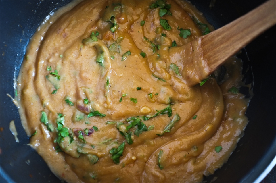 Cazuela base: green plantain mix + peanuts cream