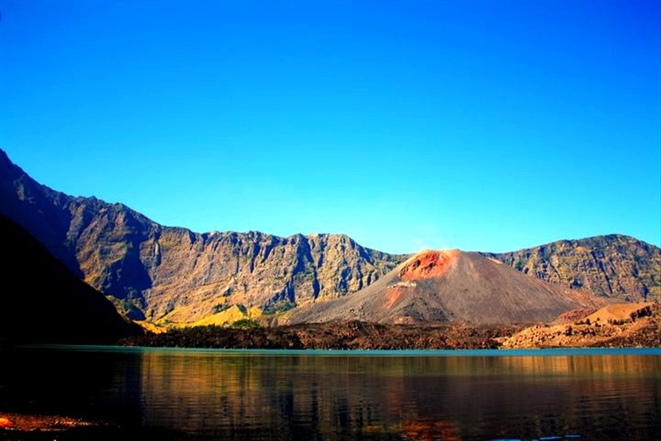 Mount Rinjani, Lombok, Indonesia. 3726 above sea level. The top if this mountain called 