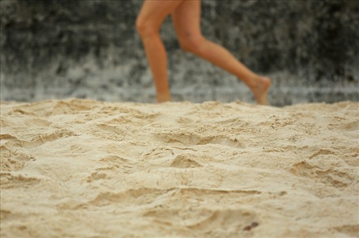Once the sun is up, the party people are gradually replaced with a healthier crew sweating it out with a soft-sand run to start their New Year.