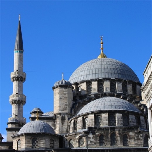 The Yeni Camii known as the New Mosque was built in the 1600s next to the Bosphorus River and Galata Bridge. The site of the Mosque was built in an originally poor area where residents were paid to move. The Ottoman mosque is characterised by a cascade of domes and two miranets.