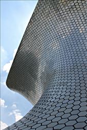 Elegancia y geometría, juntas en las curvas del Soumaya: by saratejada, Views[330]