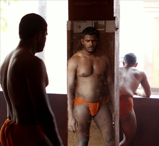 PAHALWAN After 12 long years of hardship, dedication, practice, sacrifice and regularity, a kushti professional is entitled to be a Pahalwan. After becoming a Pahalwan, one can participate in national level competitions. A ‘Pahalwan’ is a prestigious title in numerous villages of Maharashtra. Village heads often take pride in inviting Pahalwans for competitions held in their villages.