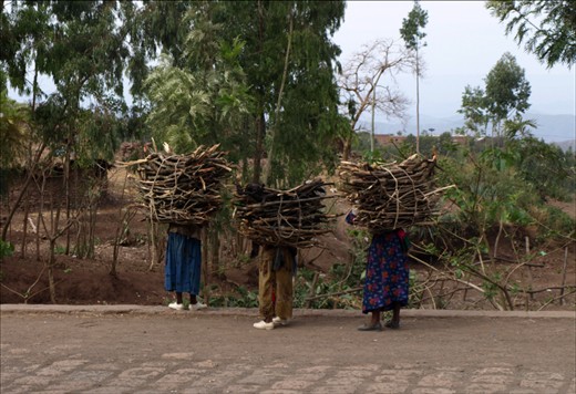 Children heading towards the market of Lalibela
