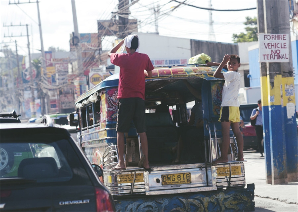 The Jeepney is one of the best ways to get around the chaos that is a Filipino Street. Especially if you're a local! 