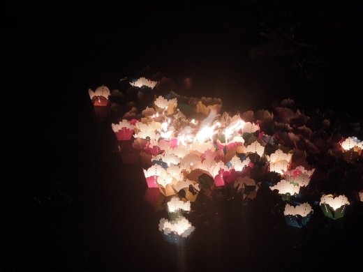 Traffic jam! Bunch of lanterns catch on fire!