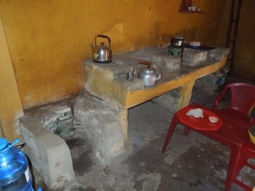 Kitchen! A bit old fashioned...