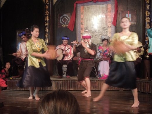 Goofy 'fisherman and maidens' dance