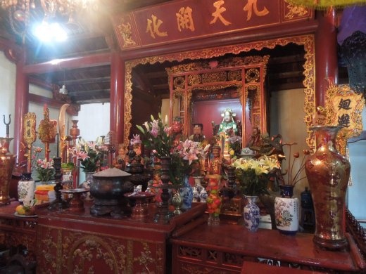 Temple of the Jade Mountain honors Tran Hung Dao- a very famous 13th century Vietnamese military leader who fought the Yuan Dynasty (Chinese). We saw many references to him throughout Vietnam