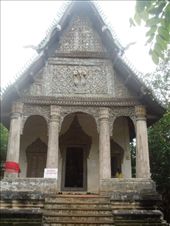 Wat Pa Huak- beautiful old temple at the foot of the Phu Si mountain in the middle of Luang Prabang: by sglass, Views[421]