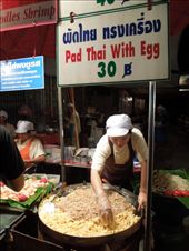 MOUNDS of pad thai! For 1 dollar!: by sglass, Views[342]