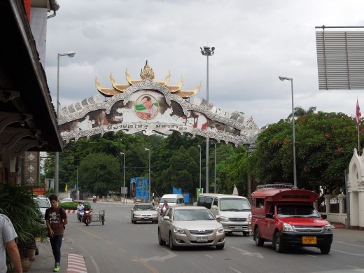 After hearing so much about Thailand's king & the major role he & the royal family play in daily life in Thailand, we were excited to see evidence of it on the streets (he is everywhere!)