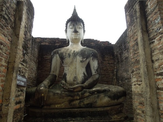 Buddhas like this were EVERYWHERE (as you'll see in all the pics)