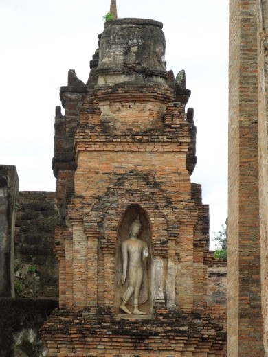 The intricate carvings and statues were everywhere, but Thailand, like every other SE Asian country, has had trouble with looting of its archaeological sites