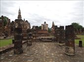 An ancient city outside of Bangkok- Ayuthaya- is another archaeologically significant capital of Thailand, but our guidebook (and other travelers) suggested it was not as well preserved or interesting as Sukothai, so we chose to come here.: by sglass, Views[287]