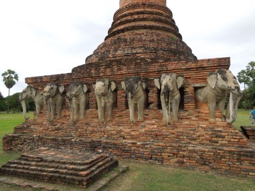 Wat Chang Lom- surrounded by 36 (restored) elephant sculptures