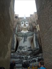 Entering the skinny passage (after removing our shoes) and looking up at the Buddha: by sglass, Views[107]