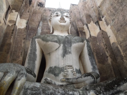 It was silent here-- just people's cameras clicking and the occasional bird-- a very peaceful spot