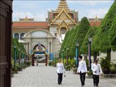 Peeking through the gates at the Thai Royal Palace: by sglass, Views[354]