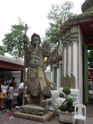 Guardian at the temple of the giant golden Buddha (Wat Pho)