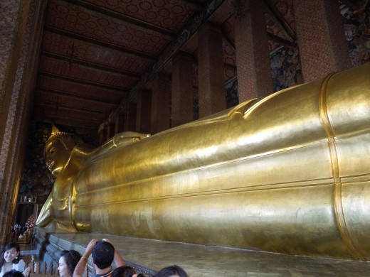 Trying to get a shot of the whole Buddha = tricky