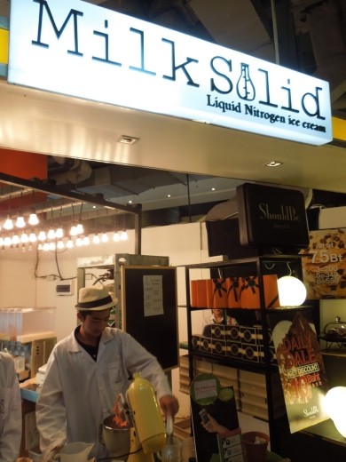 The food court in this mall was insane... including these guys