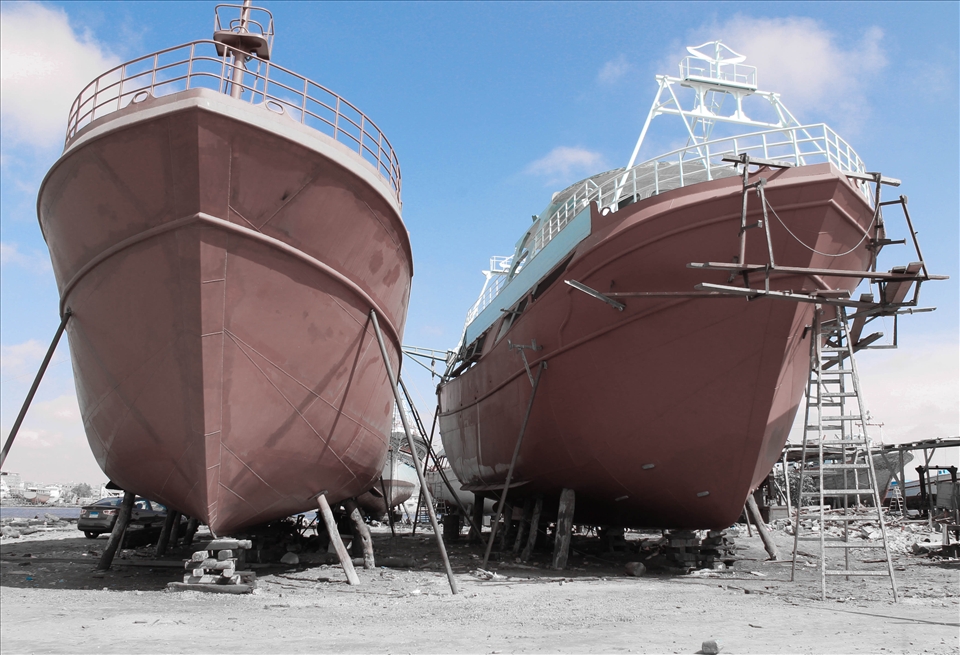 ships in ezbet al-burg