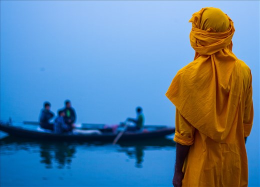 A saint who stood still at the same place even till I left.He was definitely thinking something I thought to ask but it seemed like I would interrupt him in the midst of his divine thoughts may be he is observing the ways of life or possibly hoping for the better future of Varanasi. Anyways once you choose hope, anything is possible.