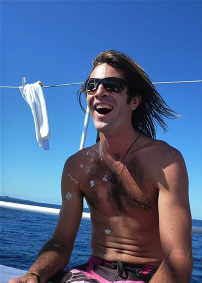 Its great basking in the sun until a frigate bird drops a message from the sky. 