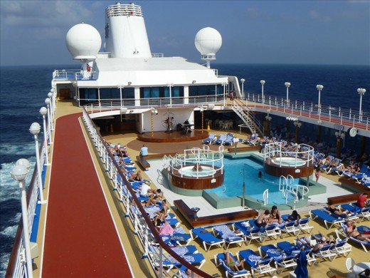 Sometimes, after a lot of traveling via foot, it is so lovely to relax on a beautiful boat. This is what I did after venturing around China. Just me and my family and a variety of new people to meet and gourmet food to try. A lil bit of r'n'r in the most luxurious of ways.