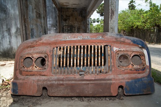 When the civil war in Sri Lanka started, this truck was a new model.
Yes, that’s how long ago it started.
Terrorists fought a 3-decade-long guerilla war against the government forces in pursuit of a “homeland” in the North and East of the country