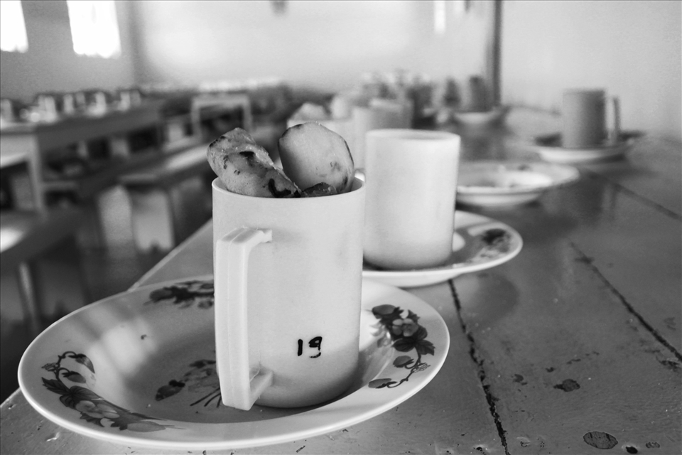 Consumation – The banana is ready for consumption in a school canteen.