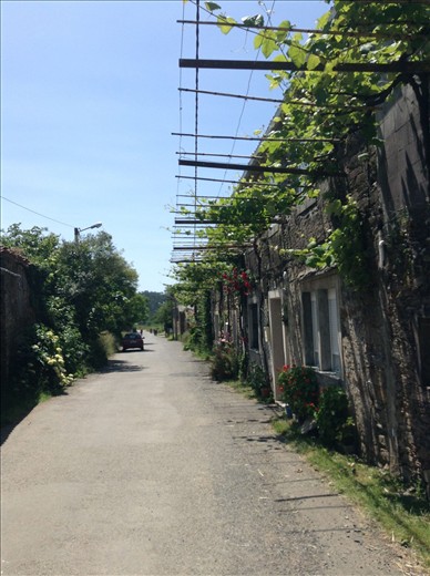 entering the hamlet of Rua