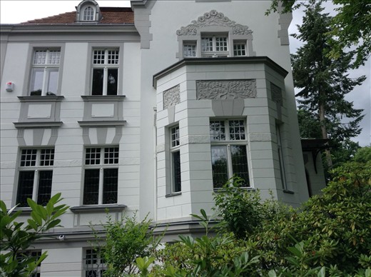 one of the lovely homes on our walk