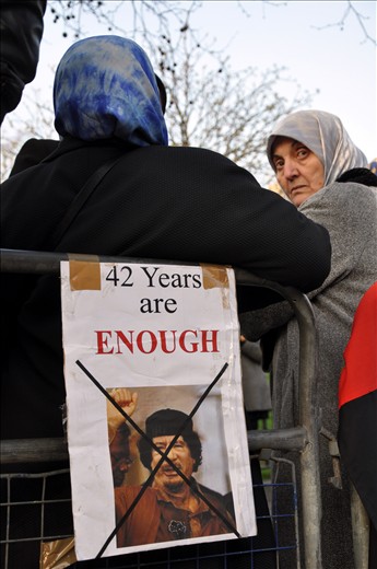 A simple sentence sometimes can be enough. 