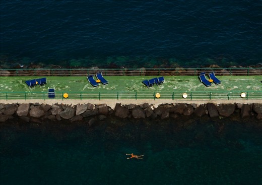 Sorrento Cliff Lido: At the base of the cliffs in Sorrento you can find a small public beach and lido and a number of commercial ones where you can buy food and drinks, lay in the sun and swim in the warm waters.  The public lido is often crowded with young British and German backpackers. The private ones are less crowded. 