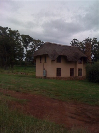 A building at a weavers shop in mid-Drakensburg.  Lots of thatched roofs and huts in this part of the country.  The Zulu influence.  