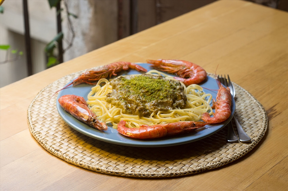 Italian spaghetti in Bolivian memories with Indian dreams and Middle East whispers. 