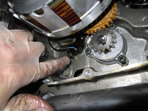 Neutral Sending Unit (NSU) screw check