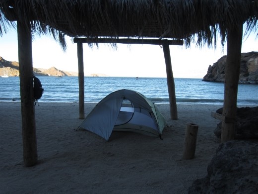 Standard palapa structure.