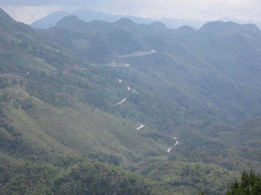 The road down to Lanquin