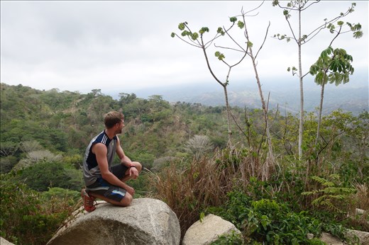 Wanderung zum Ausgang des Parks