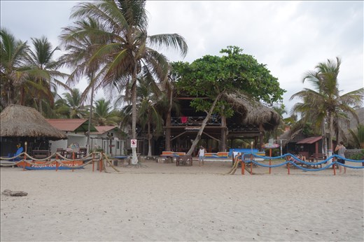 Startpunkt Palomino, unser Domizil. Im Obergeschoß waren unsere Hängematten