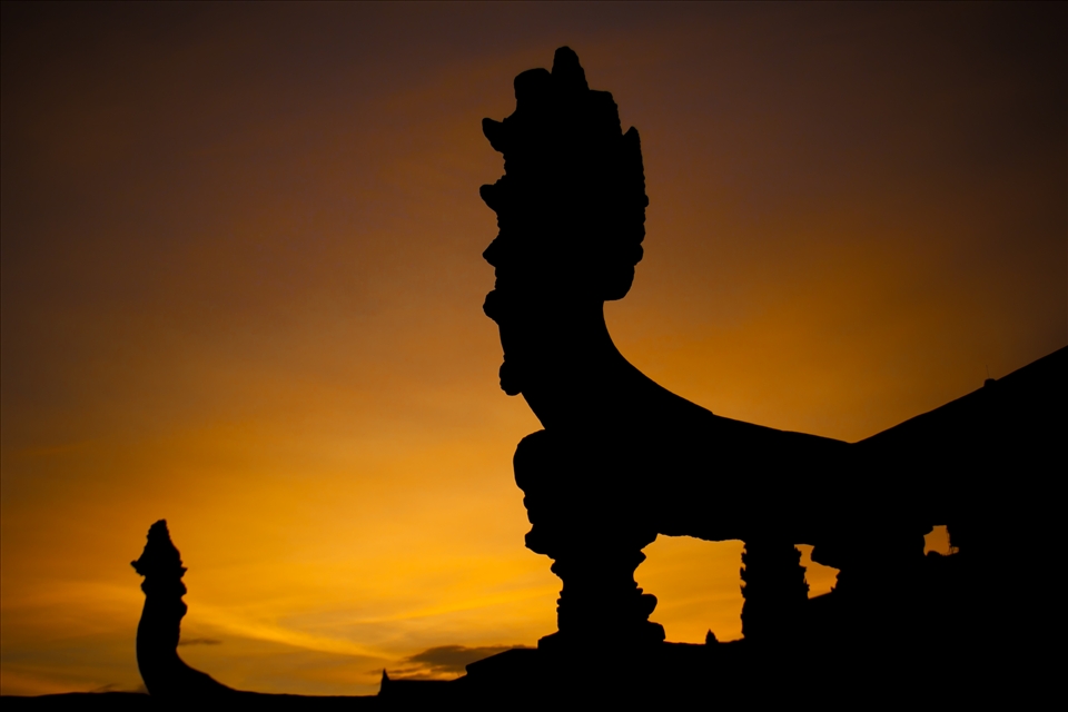 The Naga . History of Cambodia 