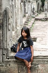 Girl siting in a frame: by solennebru, Views[284]