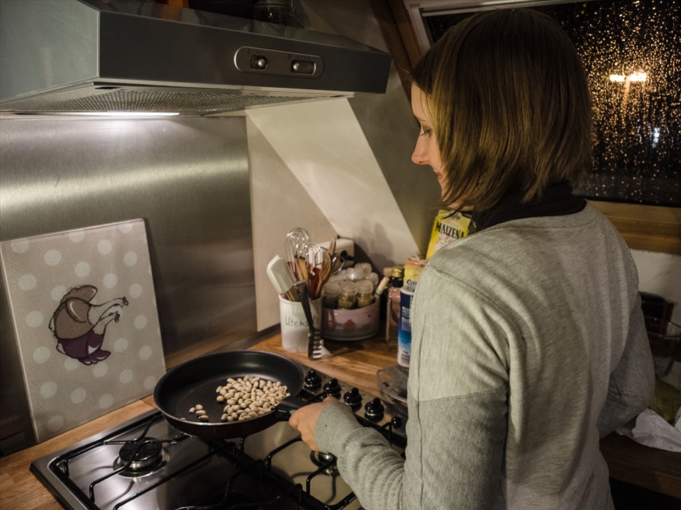 Let's give some taste to those peanuts!