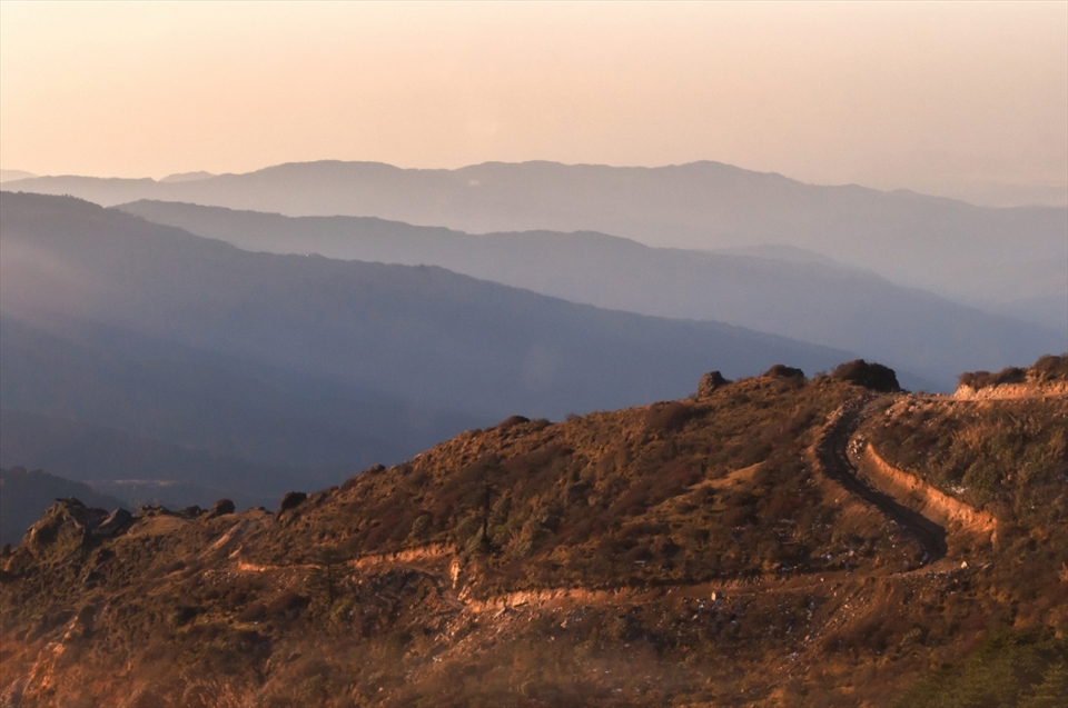 The Himalayas are home to some of the planet’s highest peaks and includes over a hundred mountains. The view of the layers of the Himalayan range is a treat of its own and the mist adds a cherry on the top. Sandakphu, West Bengal, India
