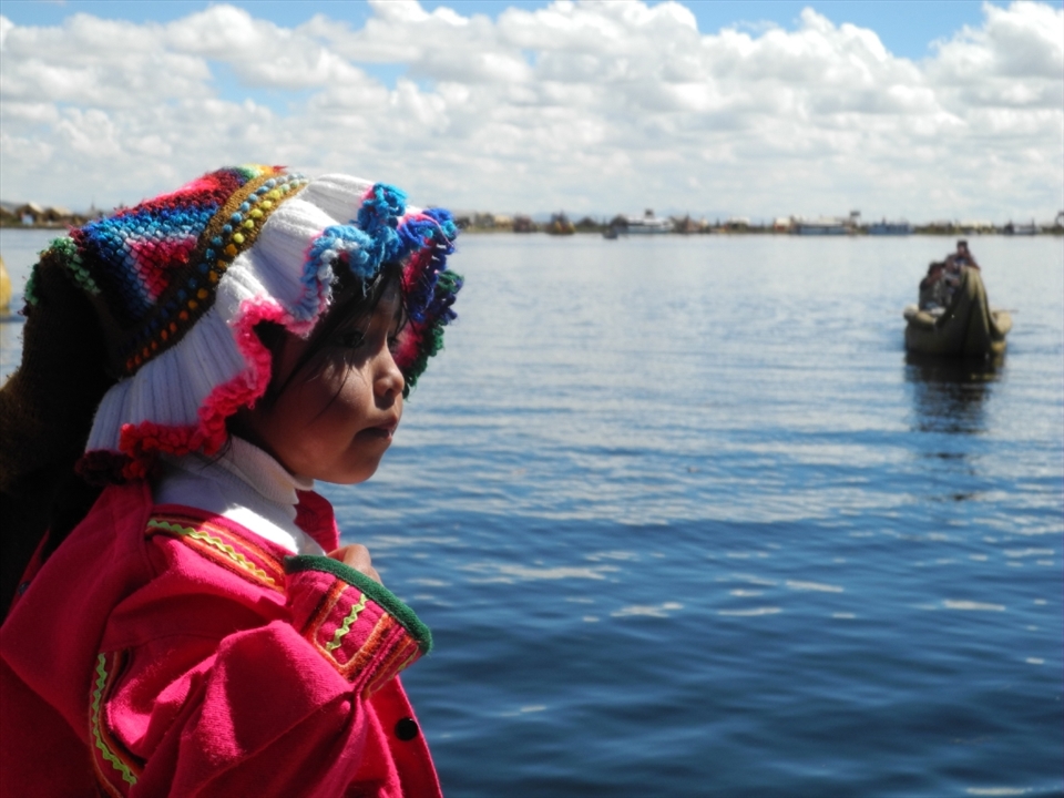 Travelling to the other edge of the country, but remaining at the same height, there's the largest lake in South America, Lake Titicaca. Here also humans have found their habitat on the waters, living a very simple life and using what the nature gives them to survive. What is important is to live in the traditions and in the respect of the earth, what you learn when you're there is that you simply have to accept what nature gives you and regulate your life following its rules and rhythms. The happyness is there, where the living beings are accepted by the environment and come into harmony with it. 