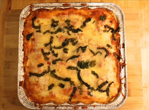 Freshly baked Piatto Pasta con Pomodoro